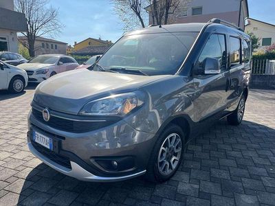Usata Fiat Doblò Trekking 120 CV (88 kW) 2018 Grigio Monovolume