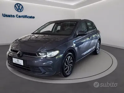 Usata VW Polo Life 95 CV (69 kW) 2023 Grigio Utilitaria