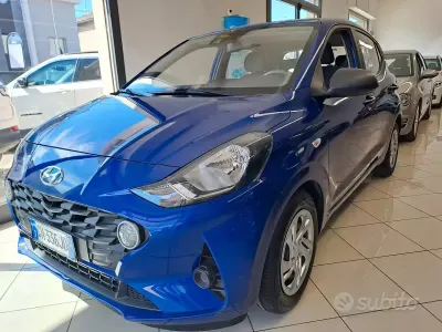 Usata Hyundai i10 Advanced 67 CV (49 kW) 2021 Blu Utilitaria