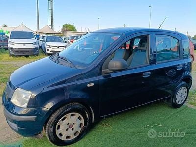 Occasion Fiat Panda 69 ch (50 kW) 2011 Bleue Citadine