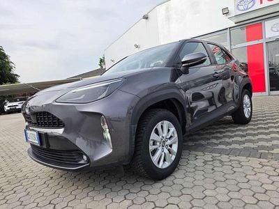 Usata Toyota Yaris Cross Active 92 CV (67 kW) 2022 Dark grey met SUV