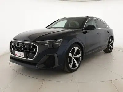 Usata Audi Q8 S-Line 286 CV (210 kW) 2024 Blu waitomo metallizzato SUV