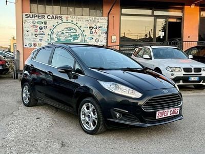 Usata Ford Fiesta Ghia 90 CV (66 kW) 2016 Nero Berlina