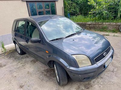 Usata Ford Fusion 80 CV (58 kW) 2004 Utilitaria
