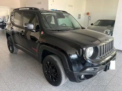 Usata Jeep Renegade Trailhawk 170 CV (125 kW) 2016 Nero SUV