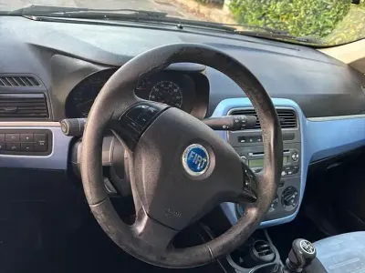 Usata Fiat Grande Punto Active 77 CV (56 kW) 2006 Bluazzurro Utilitaria