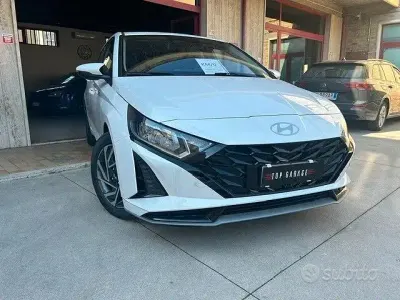 Nuova Hyundai i20 100 CV (73 kW) 2026 Bianco Utilitaria