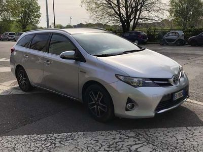 usata Toyota Auris Hybrid 