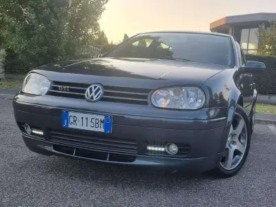 Usata VW Golf VIII GTI 150 CV (110 kW) 2026 Blu/azzurro Berlina