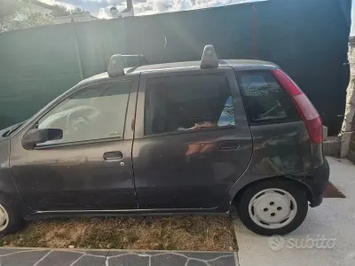 Usata Fiat Punto 54 CV (39 kW) 1996 Grigio Berlina