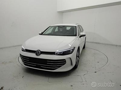 Nuova VW Passat 150 CV (110 kW) 2025 Bianco Station wagon