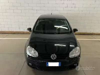 Usata VW Golf VI Comfortline 102 CV (75 kW) 2008 Nero Utilitaria