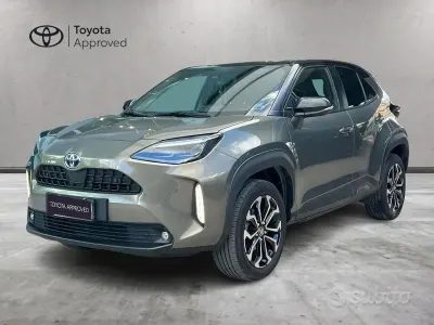 Käytetty Toyota Yaris Cross Trend 92 HP (67 kW) 2022 Kulta Katumaasturi