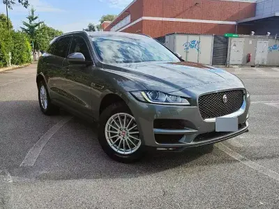 Usata Jaguar F-Pace 180 CV (132 kW) 2017 Bluazzurro SUV