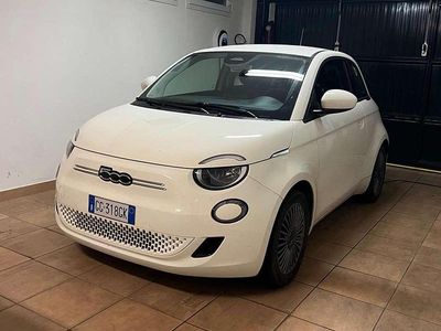 Usata Fiat 500e Passion 42 kW (58 CV) 2021 Bianco Utilitaria