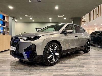Usata BMW iX 239 kW (326 CV) 2023 Bronzo SUV