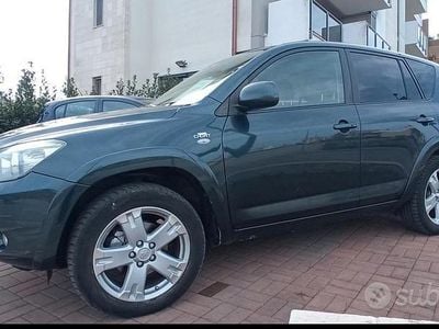 Usata Toyota RAV4 128 CV (94 kW) 2008 Grigio Station wagon