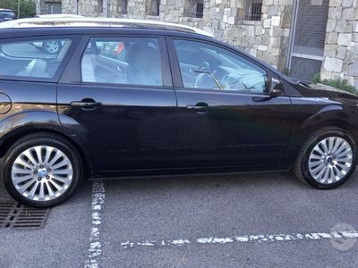 Nero Usata 2009 Ford Focus Titanium Station wagon | 3700 € (Molto cara)