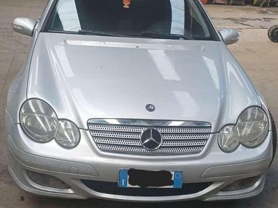 Usata Mercedes C220 Avantgarde 150 CV (110 kW) 2007 Argento Coupé