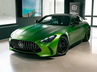 Usata Mercedes AMG GT 63 Premium Plus 585 CV (430 kW) 2025 Verde chiaro magno manufaktur Coupé
