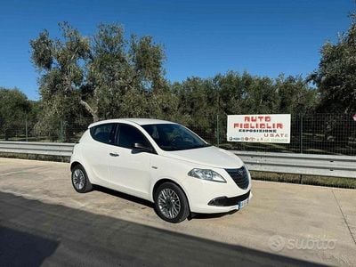 Usata Lancia Ypsilon Gold 69 CV (50 kW) 2013 Bianco Utilitaria