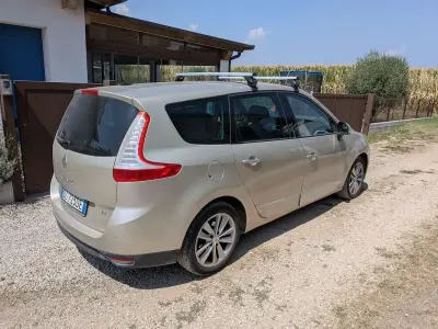 Usata Renault Grand Scénic II Authentique 101 CV (74 kW) 2007 Monovolume