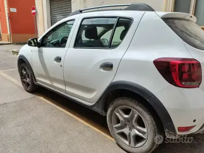 Begagnad Dacia Sandero 90 HK (66 kW) 2019 Vit Sedan