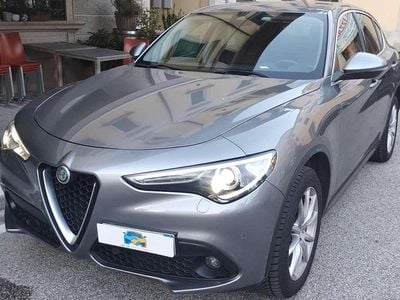 Usata Alfa Romeo Stelvio Executive 209 CV (153 kW) 2017 Grigio SUV