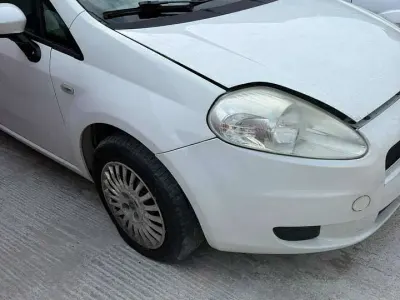 Usata Fiat Grande Punto 75 CV (55 kW) 2008 Bianco Utilitaria