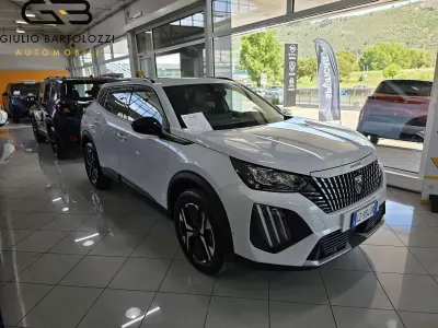 Begagnad Peugeot 2008 Allure 136 HK (100 kW) 2025 Vit SUV