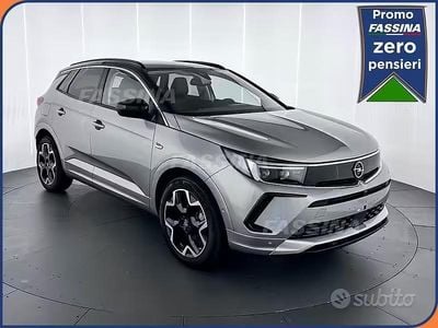 Usata Opel Grandland X Ultimate 131 CV (96 kW) 2024 Grigio SUV