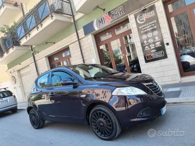 Usata Lancia Ypsilon 69 CV (50 kW) 2013 Nero Utilitaria