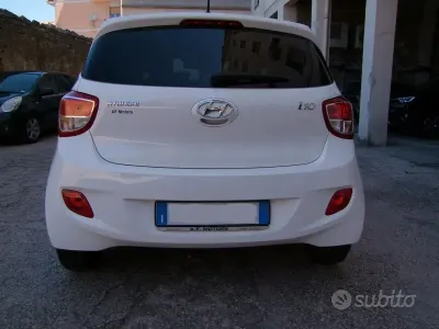 Usata Hyundai i10 66 CV (48 kW) 2016 Bianco Utilitaria