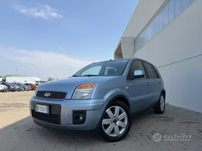 Usata Ford Fusion Titanium 90 CV (66 kW) 2006 Blu Utilitaria