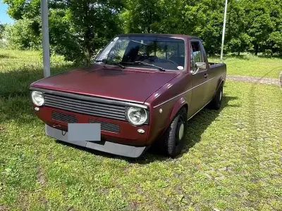 Begagnad VW Caddy 75 HK (55 kW) 1985 Röd Minibuss
