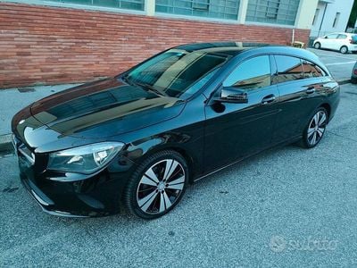 Usata Mercedes CLA200 Shooting Brake 136 CV (100 kW) 2017 Nero Station wagon
