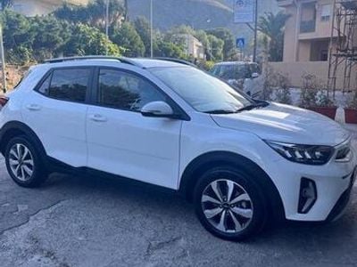 Usata Kia Stonic Style 84 CV (61 kW) 2023 Bianco SUV