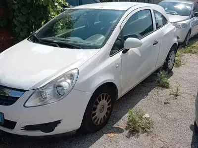 Usata Opel Corsa 80 CV (58 kW) 2009 Utilitaria