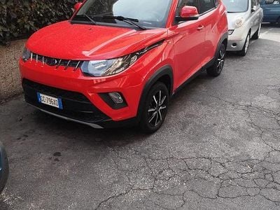 Usata Mahindra KUV100 87 CV (63 kW) 2021 Rosso SUV