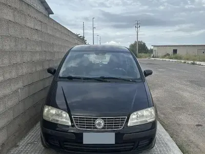 Usata Fiat Idea 77 CV (56 kW) 2009 Nero Monovolume