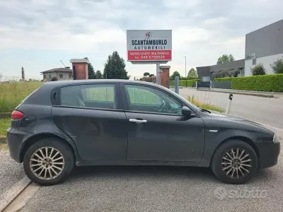 Gebraucht Alfa Romeo 147 120 PS (88 kW) 2006 Schwarz Kleinwagen