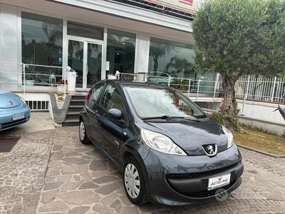 Usata Peugeot 107 68 CV (50 kW) 2006 Nero Utilitaria