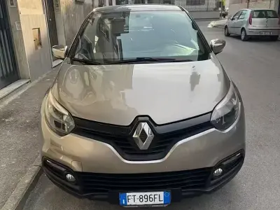 Usata Renault Captur 90 CV (66 kW) 2013 Giallo SUV