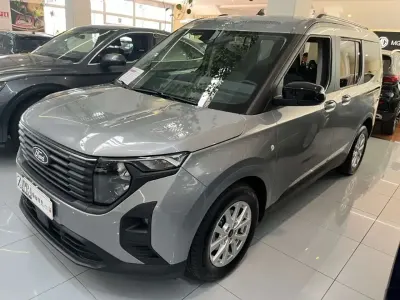 Usata Ford Tourneo Courier Titanium 124 CV (91 kW) 2025 Grigio Monovolume