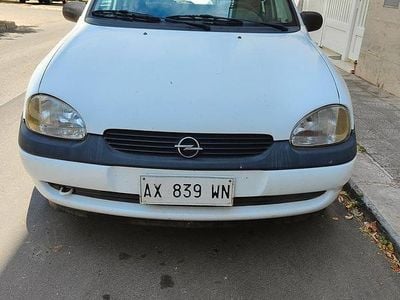 Usata Opel Corsa 58 CV (42 kW) 1997 Bianco Berlina