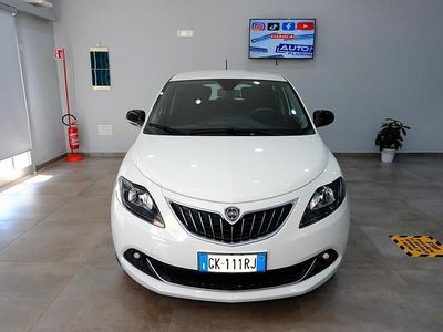 Usata Lancia Ypsilon Gold 69 CV (50 kW) 2022 Bianco Utilitaria