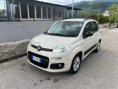 Usata Fiat Panda Lounge 69 CV (50 kW) 2016 Bianco Utilitaria