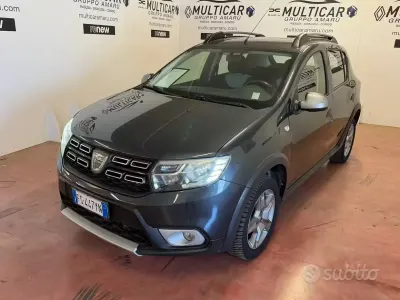 Usata Dacia Sandero Comfort 90 CV (66 kW) 2018 Grigio Berlina