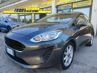 Usata Ford Fiesta 85 CV (62 kW) 2018 Grigio Utilitaria