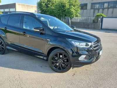 Usata Ford Kuga ST-Line 120 CV (88 kW) 2018 Nero SUV